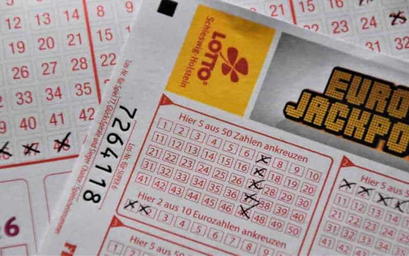 Qual a melhor forma de ganhar na loteria federal