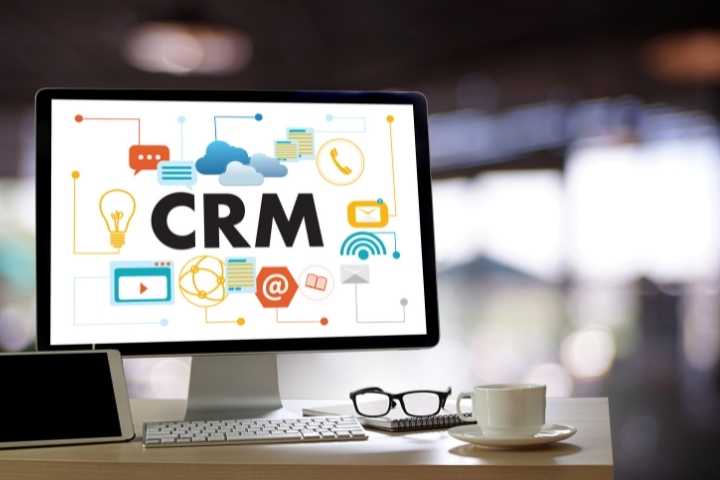 CRM (Customer Relationship Management) 