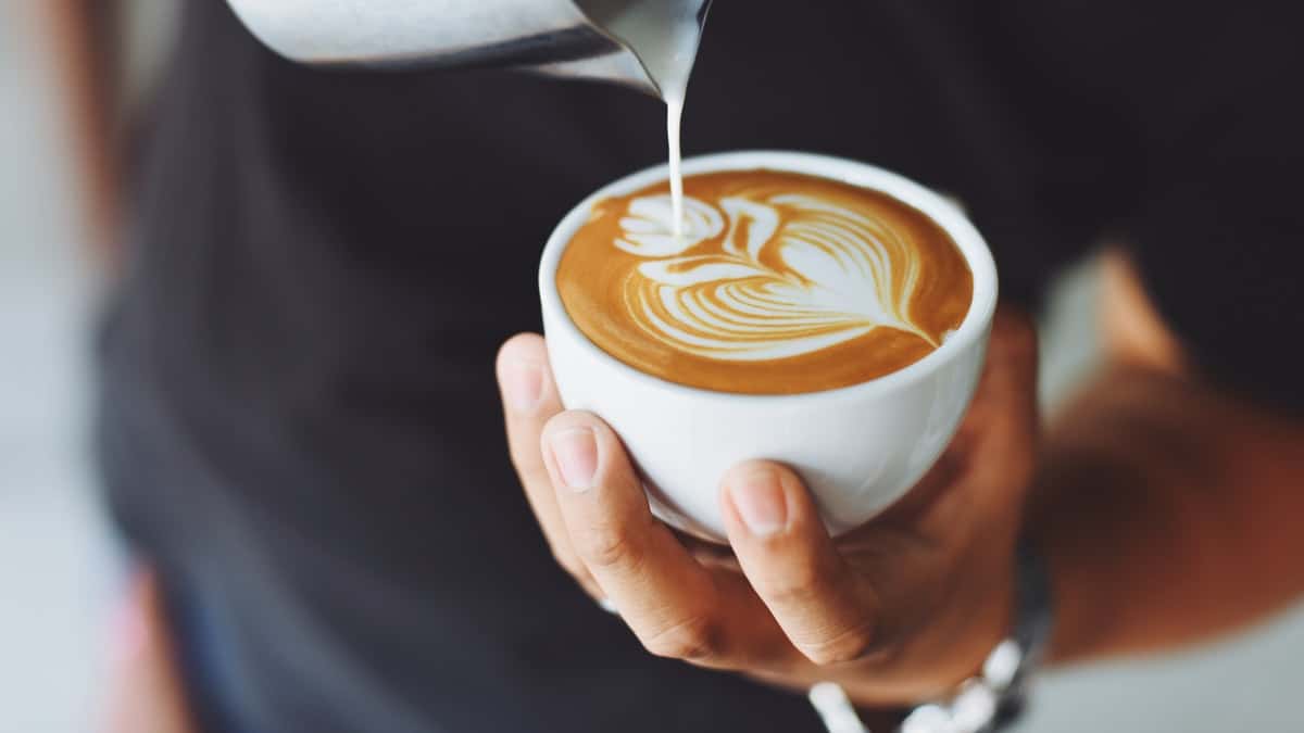 diferença entre o café com leite e o cappuccino