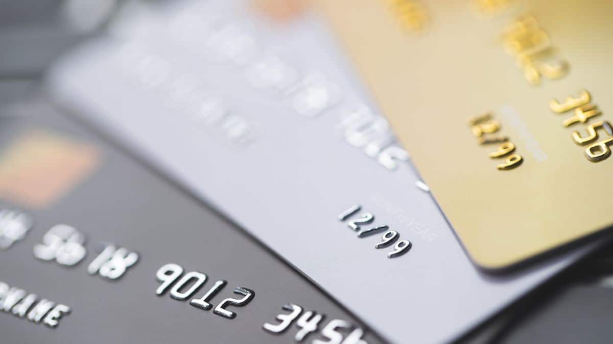 Cartão de crédito private label híbrido visa internacional