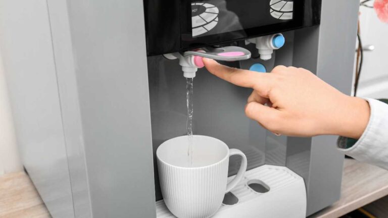 Como escolher um purificador de água: guia prático e objetivo